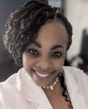 Photo of Angela Thomas